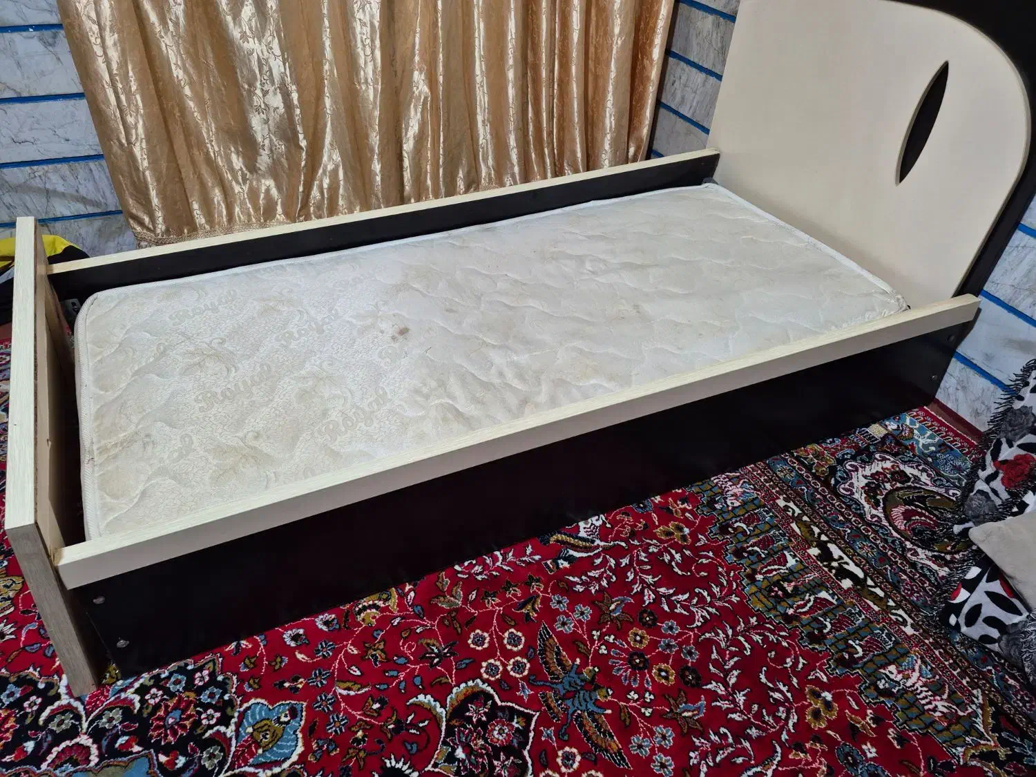 تختخواب|تخت و سرویس خواب|اقبالیه, |دیوار