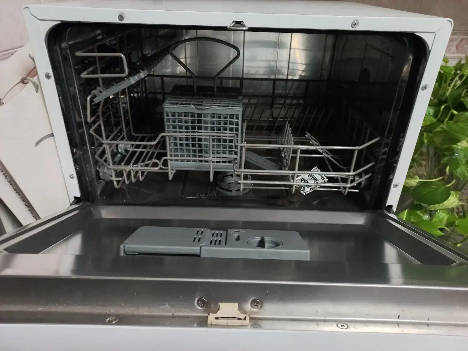 ظرفشویی اکسپریال کاملا سالم ودر حد نو واقعی|ماشین ظرفشویی|تهران, زرکش|دیوار