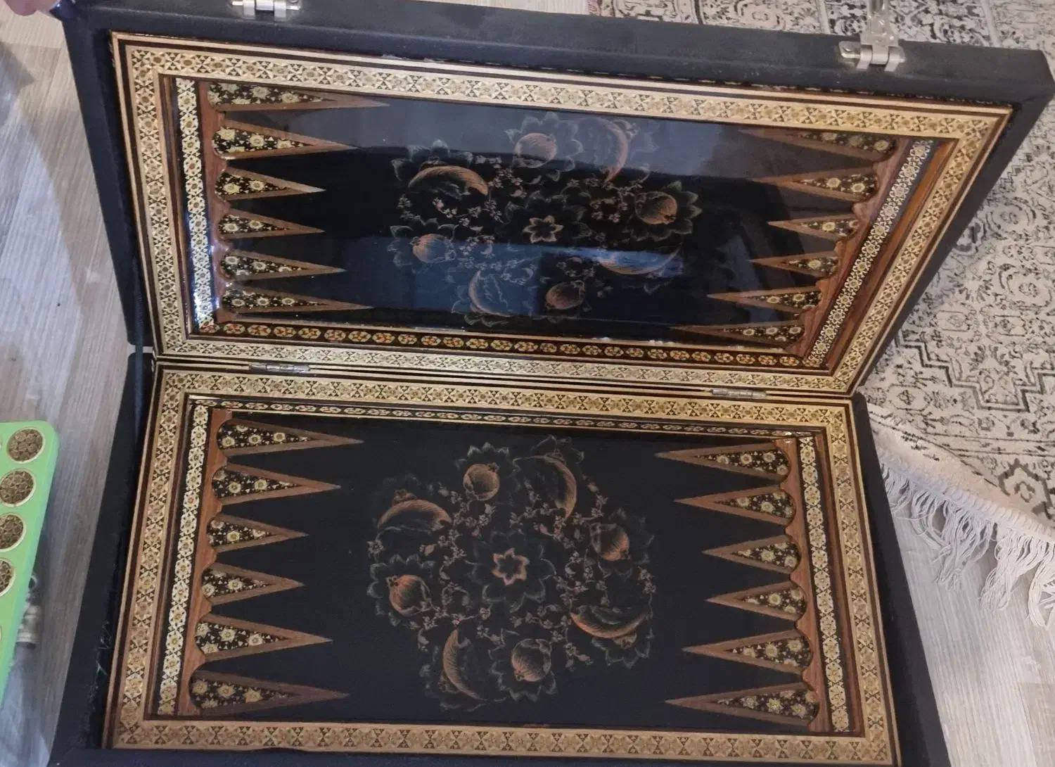 تخته نرد خاتم کاری منبت مشکی بهمراه جعبه مخمل|صنایع دستی و سایر لوازم تزئینی|نور, |دیوار