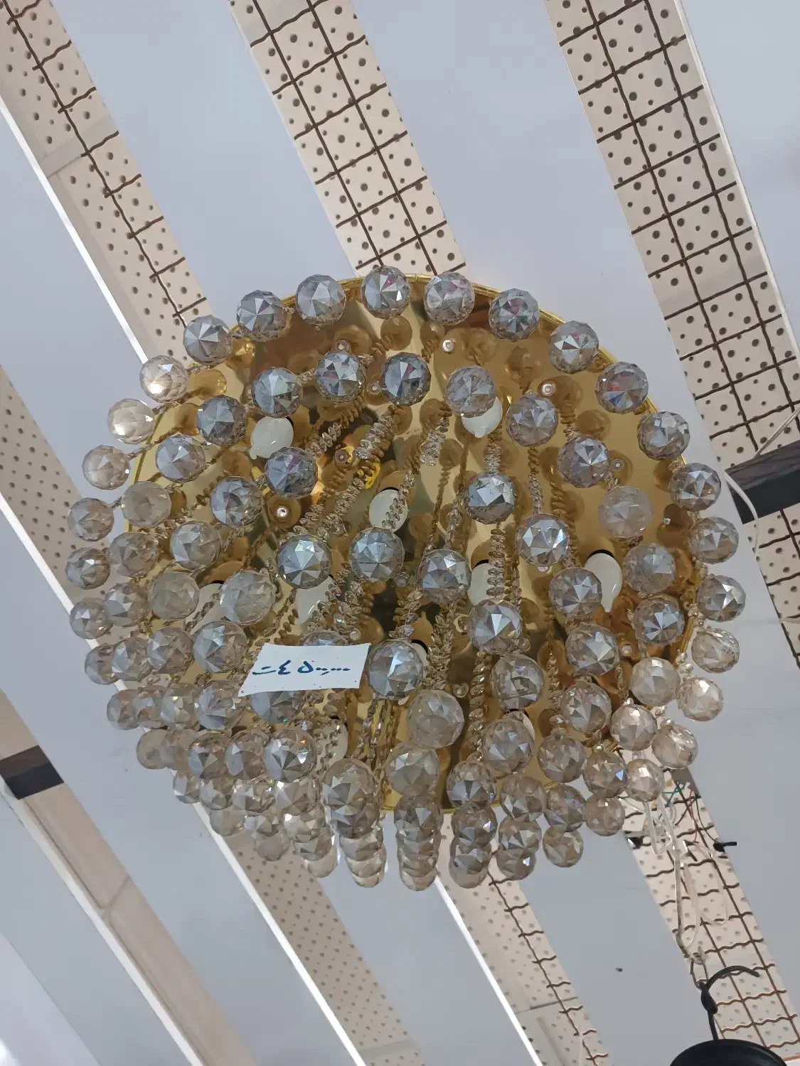 زیر سقفی کریستال|لوستر و چراغ آویز|یزد, |دیوار