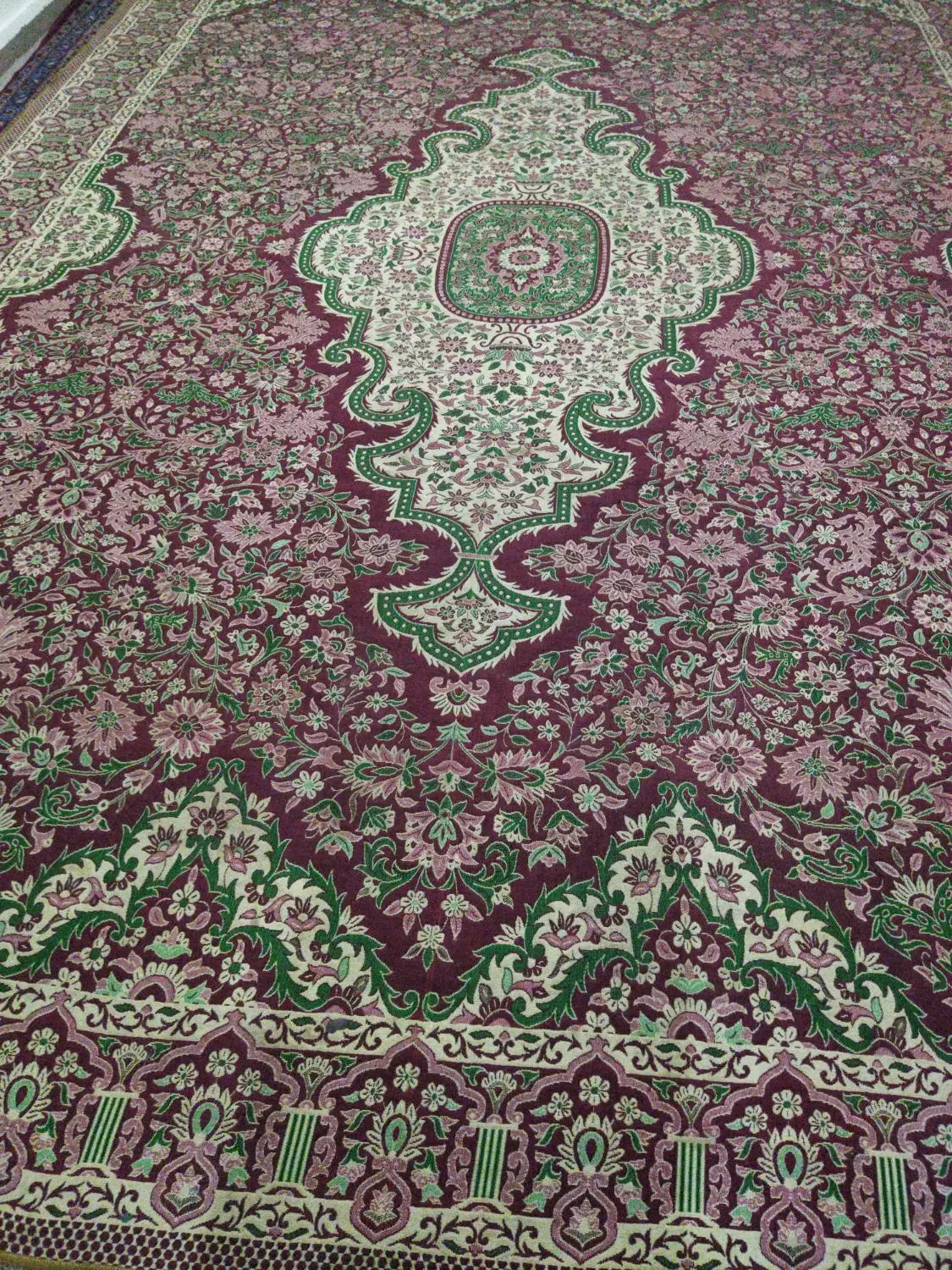 روفرشی|روفرشی|اصفهان, پوریای ولی|دیوار