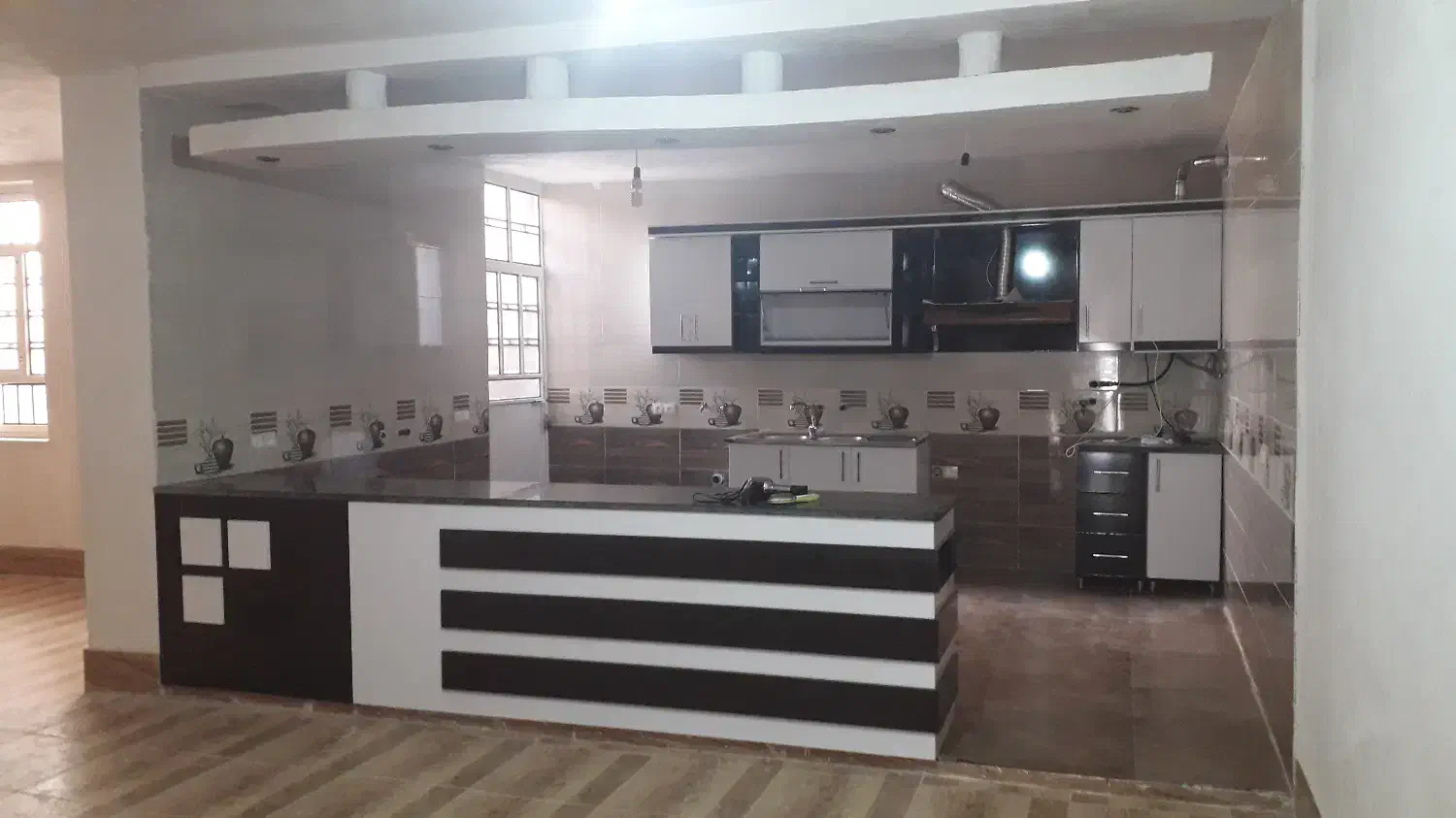 فروش ویلایی بزرگ/ پارکینگ ها ۶۰ متر/ بلوار انقلاب|فروش خانه و ویلا|یاسوج, |دیوار