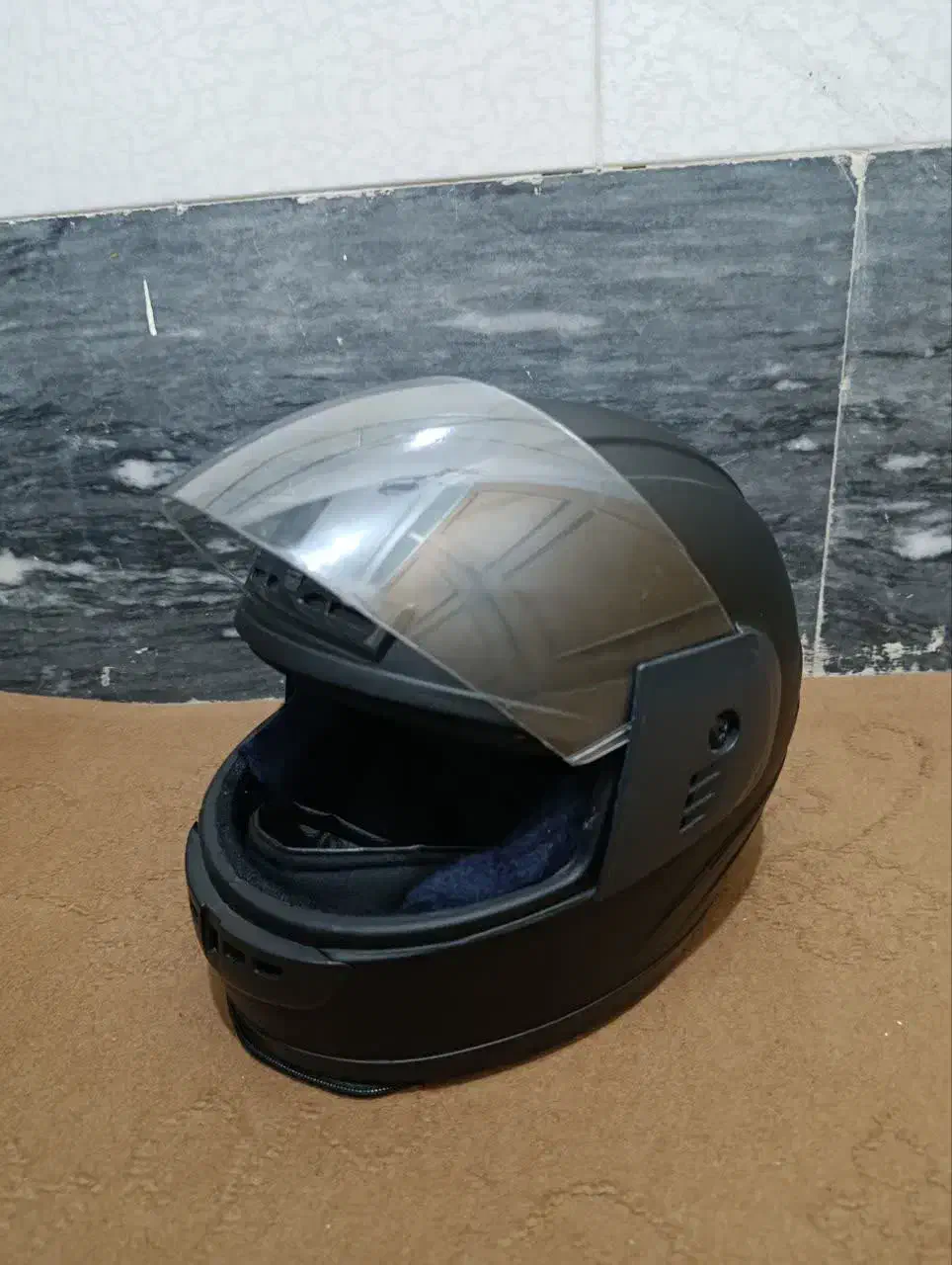 کلاه کاسکت|قطعات یدکی و لوازم جانبی|قم, هفت تیر|دیوار