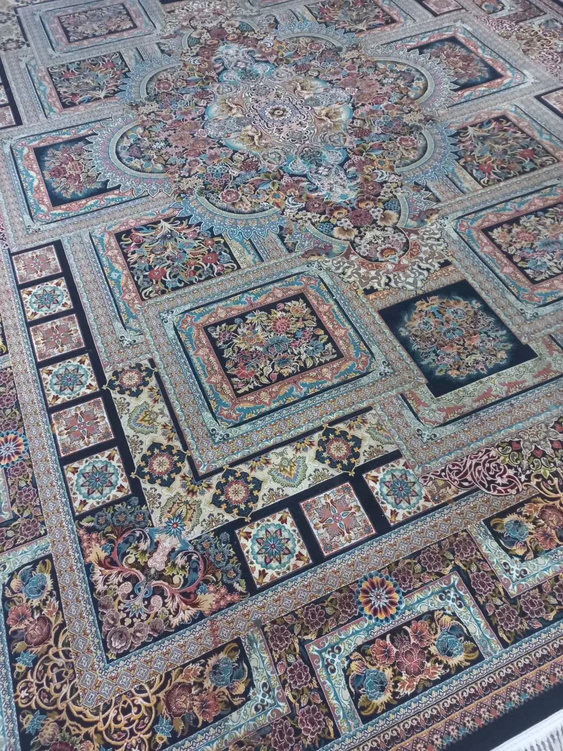 فرش دست دوم درحدنو|فرش|بندرعباس, |دیوار