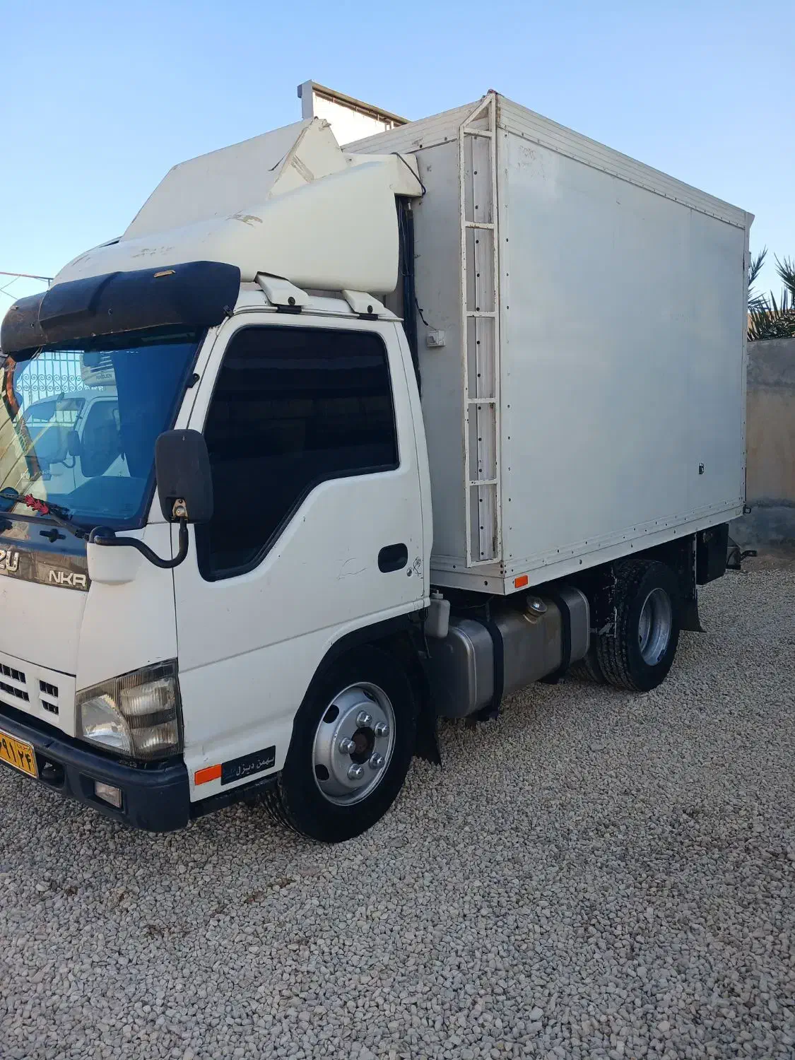 ایسوزو ۵۲۰۰ مدل ۸۸|خودرو سنگین|شیراز, پادگان ولیعصر|دیوار