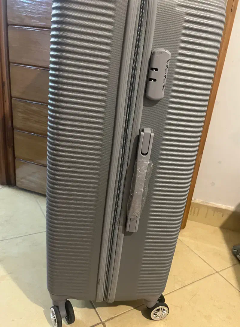 چمدون نشکن خارجی|کیف، کفش، کمربند|مشهد, دانشجو|دیوار