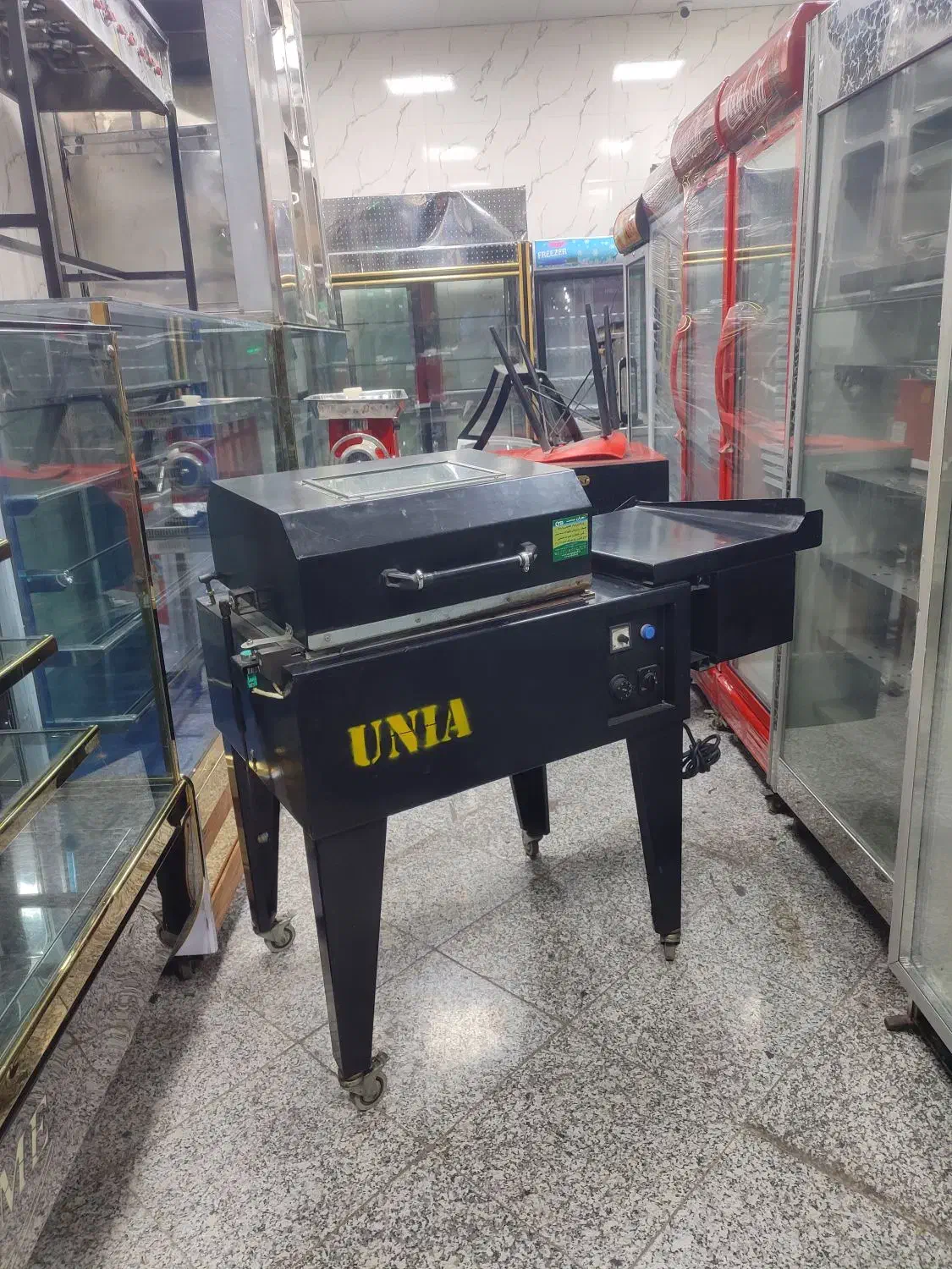 دستگاه شیرینگ پک کابینتی در حد نونو|کافی‌شاپ و رستوران|نسیم‌شهر, |دیوار