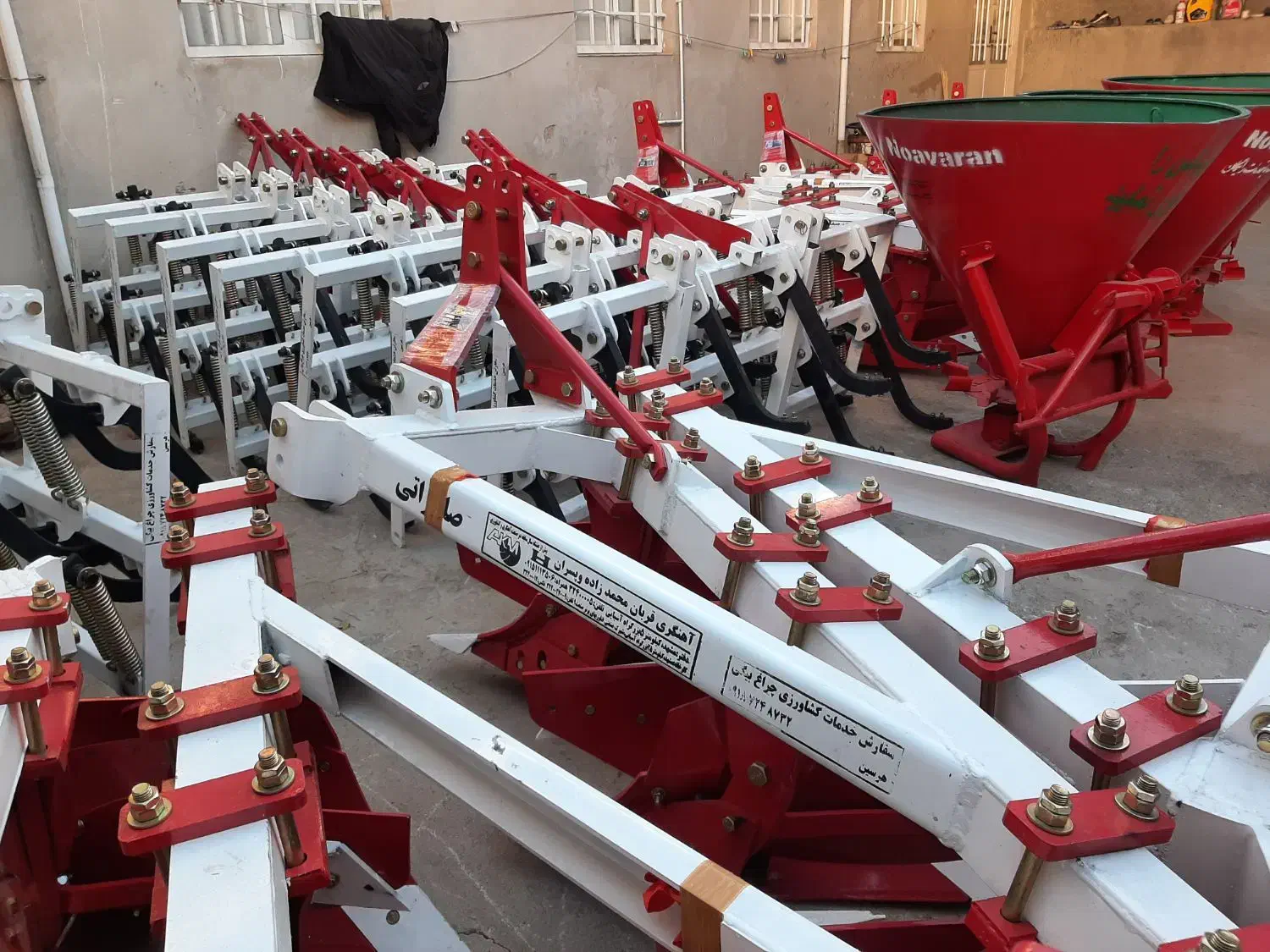 گاواهن وکلتیواتورقربان کودپاش قیفی ودزفول تانکر|قطعات یدکی و لوازم جانبی|هرسین, |دیوار