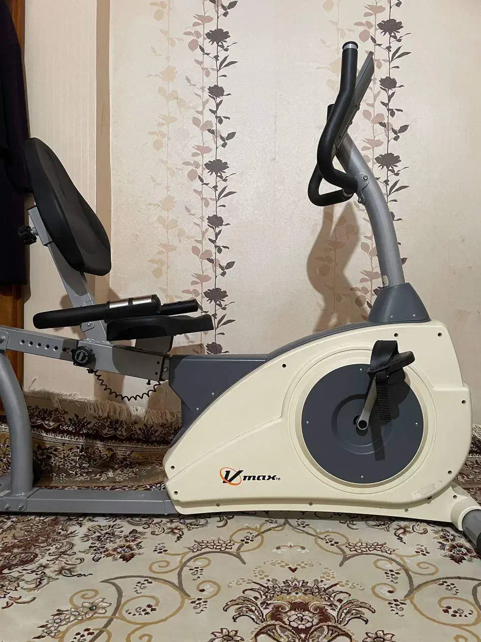دوچرخه ثابت وی مکس Vmax 6380R-AT|تجهیزات ورزشی|فومن, |دیوار