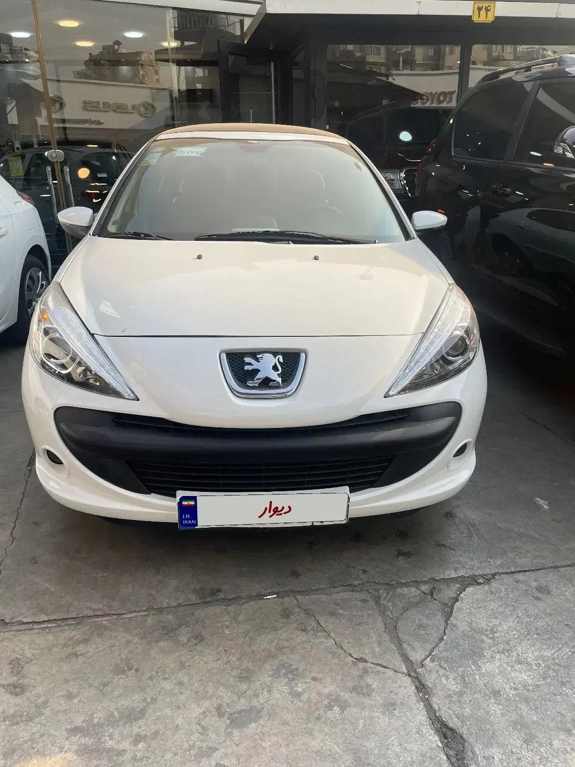 پژو۲۰۷ اتومات ارتقا با پاناروما مدل۱۴۰۳|خودرو سواری و وانت|تهران, فرمانیه|دیوار
