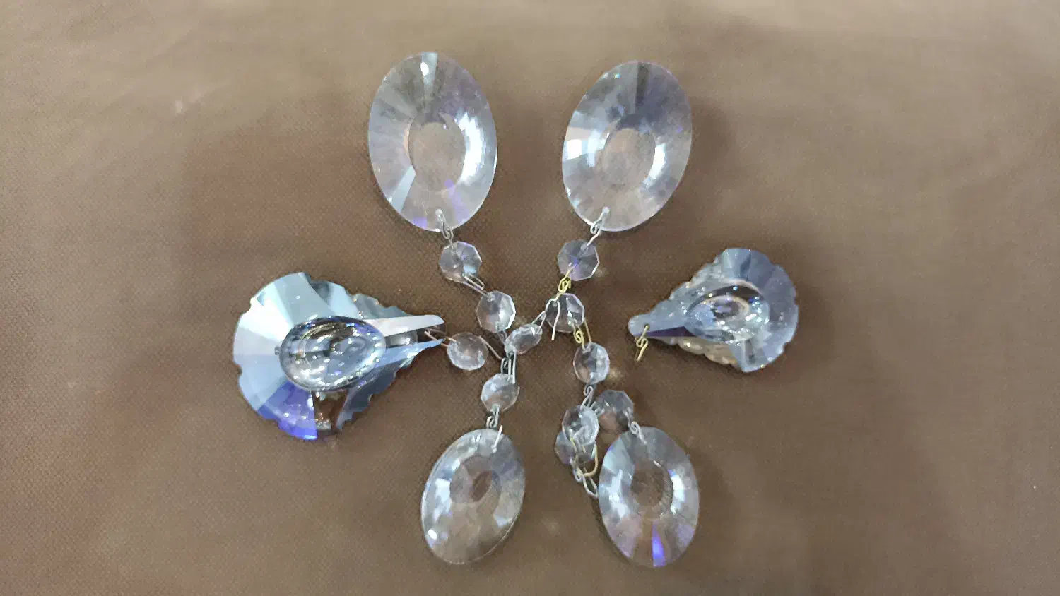 کریستال یاگوی مال لوستروچراغ آویز چهار شاخه بالامپ|لوستر و چراغ آویز|مشهد, خواجه ربیع|دیوار