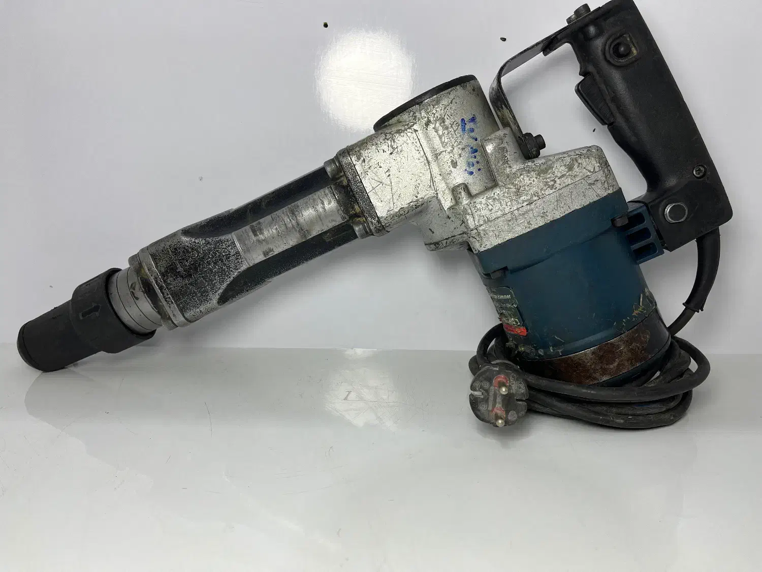 هیلتی پوکا 16 کیلویی و 11 کیلویی|ابزارآلات|قم, قلعه کامکار|دیوار