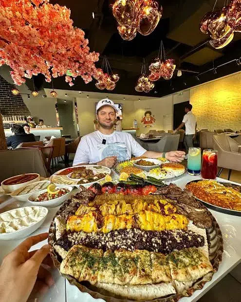 جذب کارگرساده/سالنکار /گارسون در رستوران و کافه|استخدام خدمات فروشگاه و رستوران|تهران, فرمانیه|دیوار