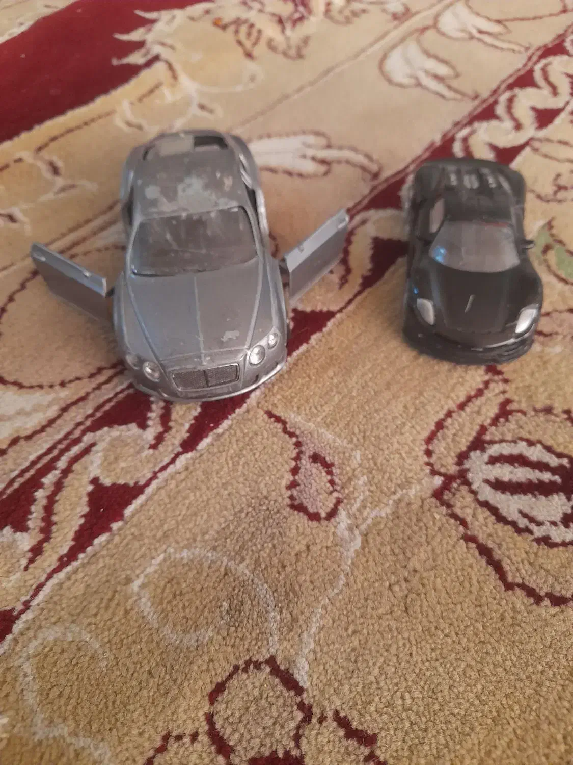 وسایل قدیمی سنگ و کلید و سکه و|کلکسیون اشیاء عتیقه|قم, خاکفرج|دیوار