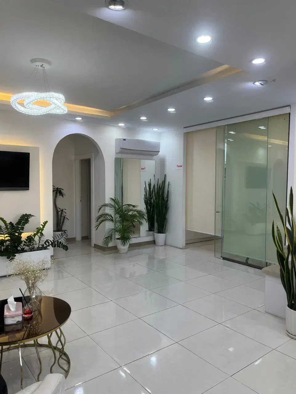 استخدام منشی کلینیک زیبایی|استخدام درمانی، زیبایی، بهداشتی|اندیشه, شهرک صدف|دیوار