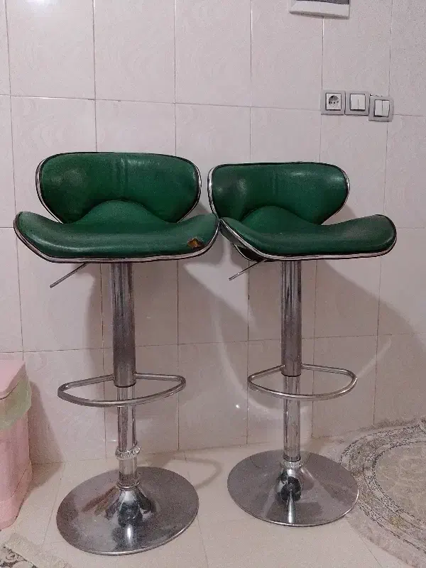 دو عدد صندلی جک دار اپنی سالم|میز و صندلی غذاخوری|مشهد, پنجتن|دیوار