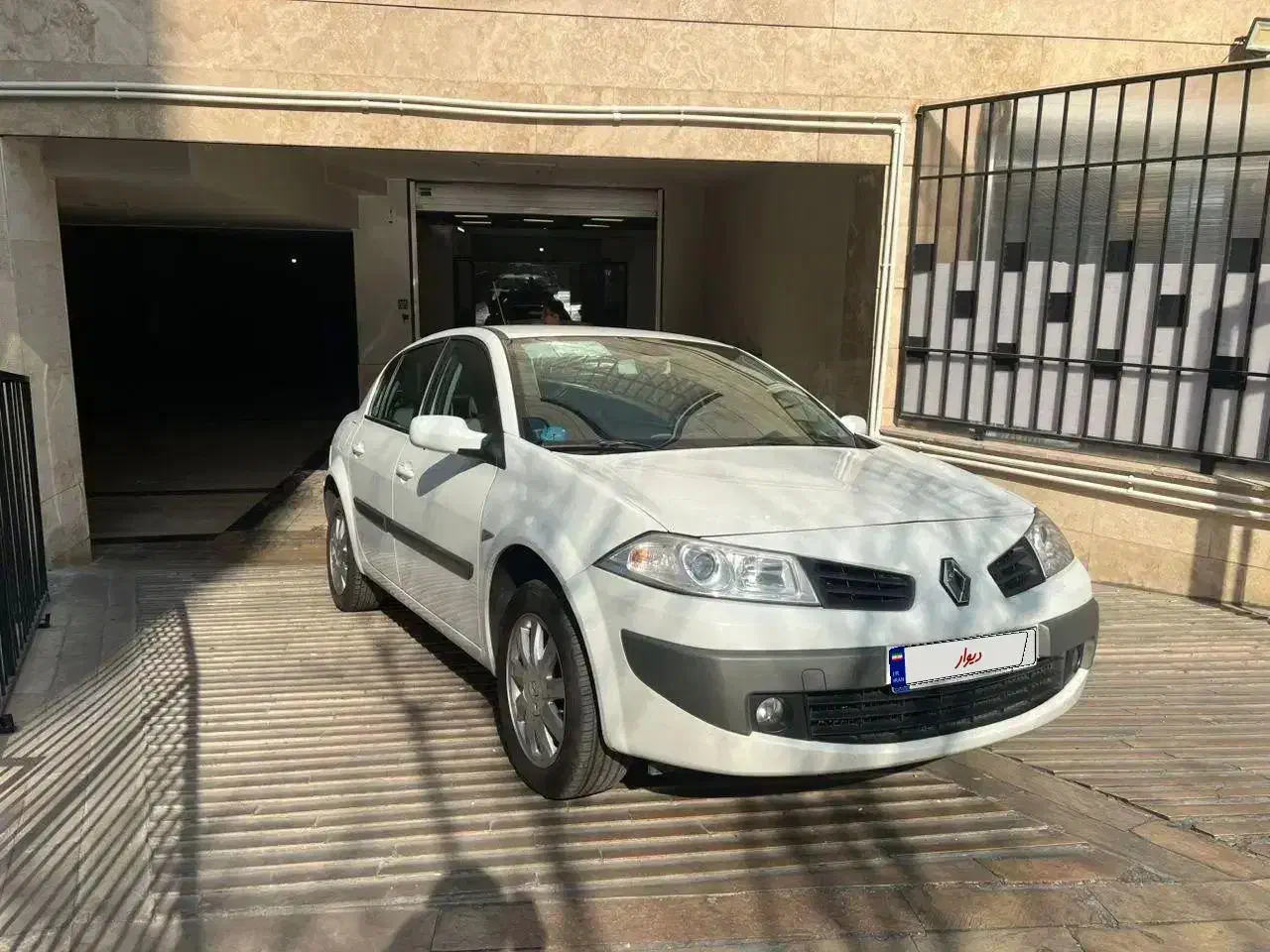 مگان 91 اتومات نسخه فول در حد صفر تک برگ تهران|خودرو سواری و وانت|شیراز, آبیاری|دیوار