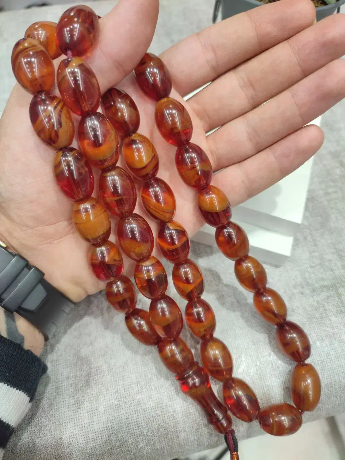 تسبیح کهربا کهنه|کلکسیون اشیاء عتیقه|مهاباد (آذربایجان غربی), |دیوار