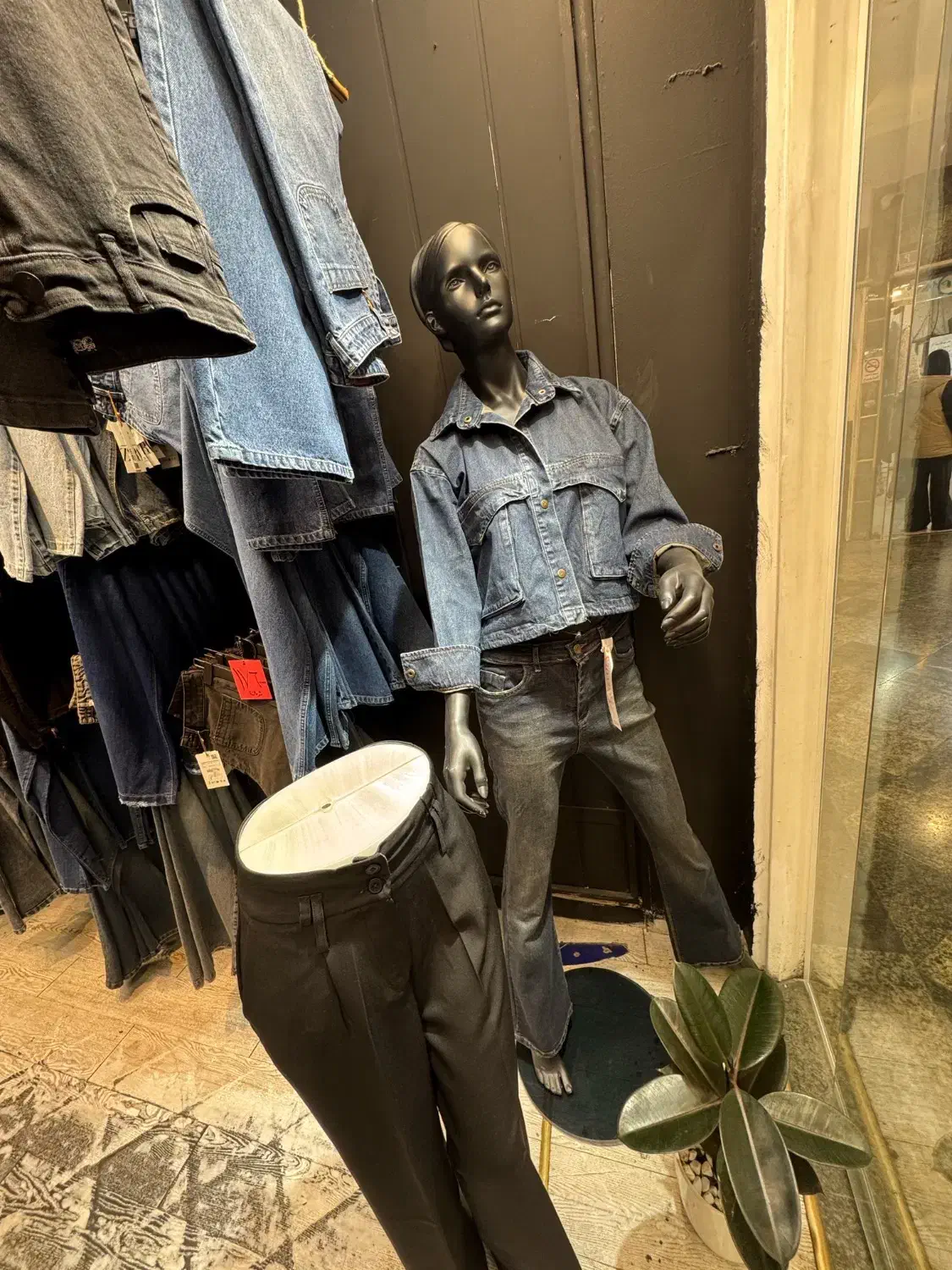 ۲ عدد مانکن زنانه|فروشگاه و مغازه|تهران, هفت حوض|دیوار