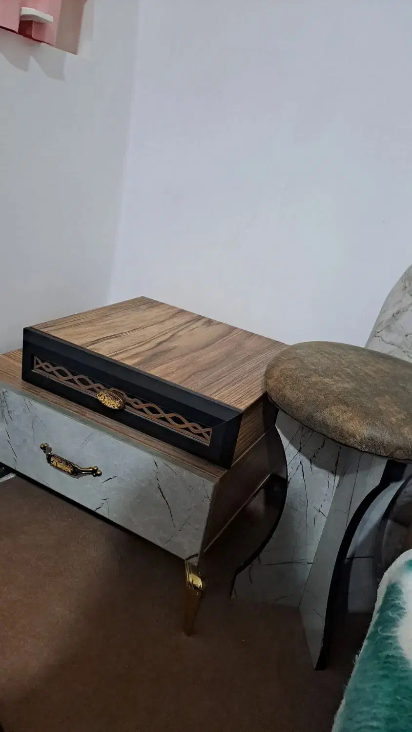 تخت دونفره وپاتختی ومیز ارایشی|تخت و سرویس خواب|بندر ماهشهر, |دیوار