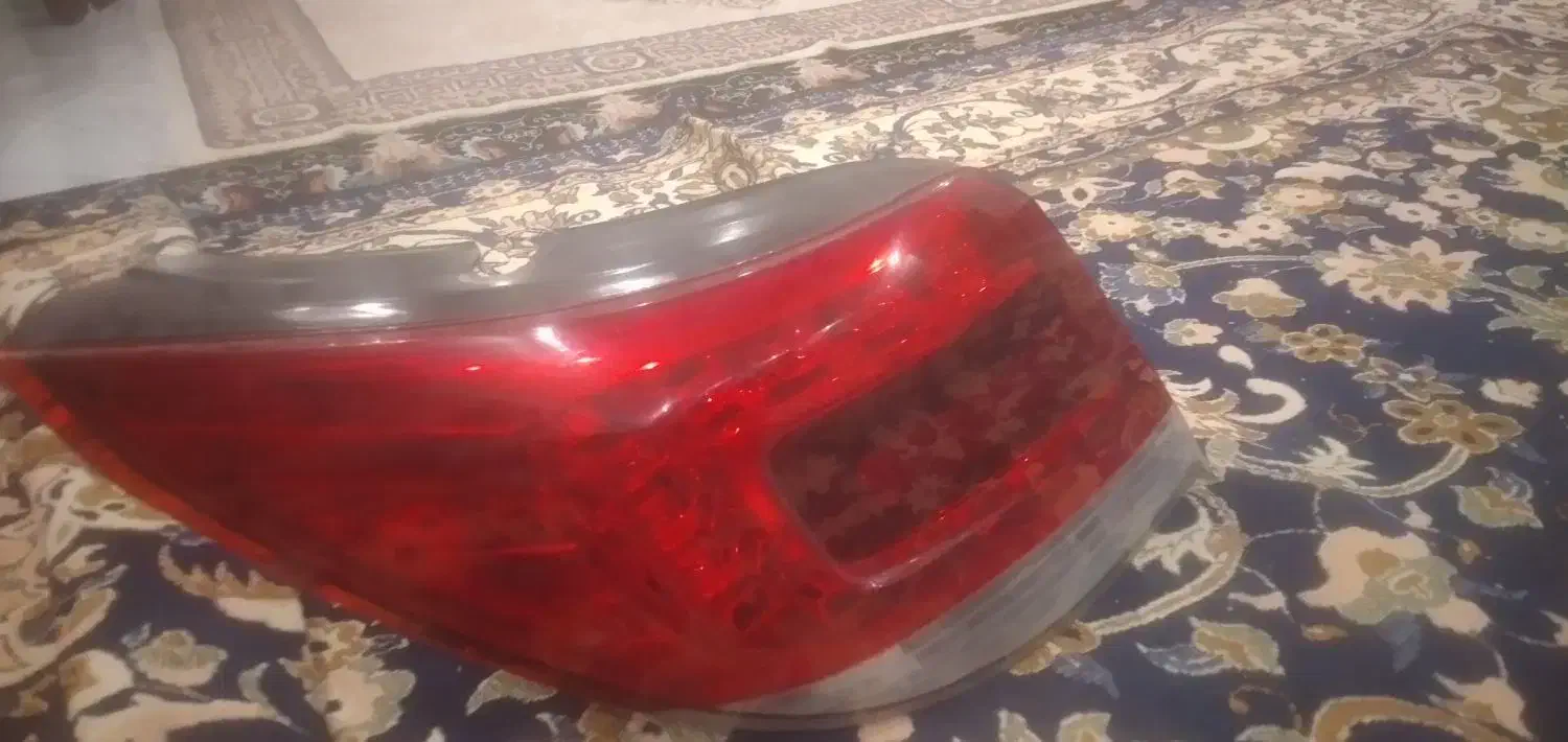 چراغ عقب دنامعمولی سمت راننده|قطعات یدکی و لوازم جانبی|تهران, مشیریه|دیوار