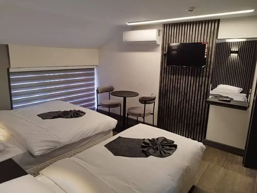 خانه دار هتل و آشپز|استخدام سرایداری و نظافت|تهران, لاله زار|دیوار