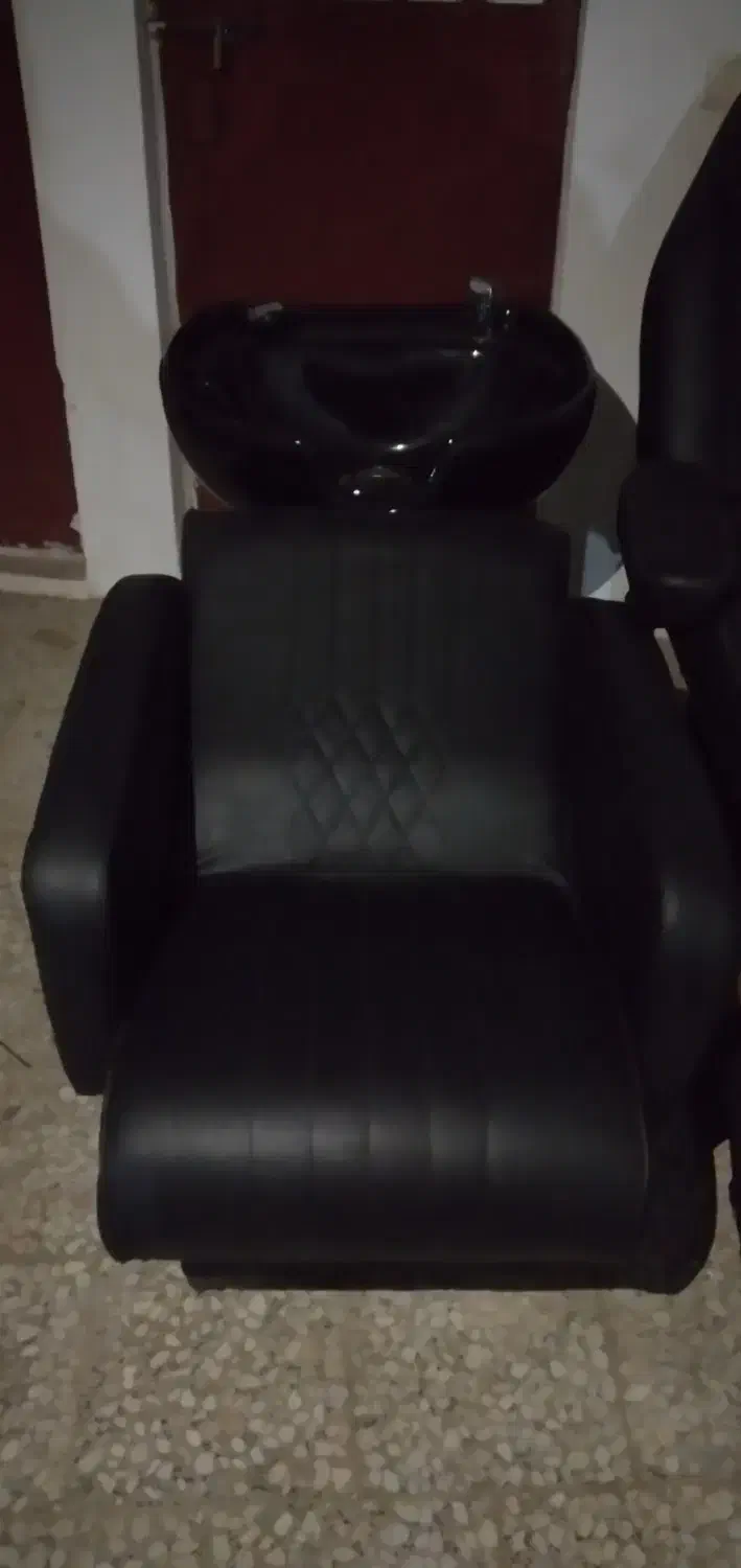 لوازم آرایشگری|آرایشگاه و سالن‌های زیبایی|آستارا, |دیوار