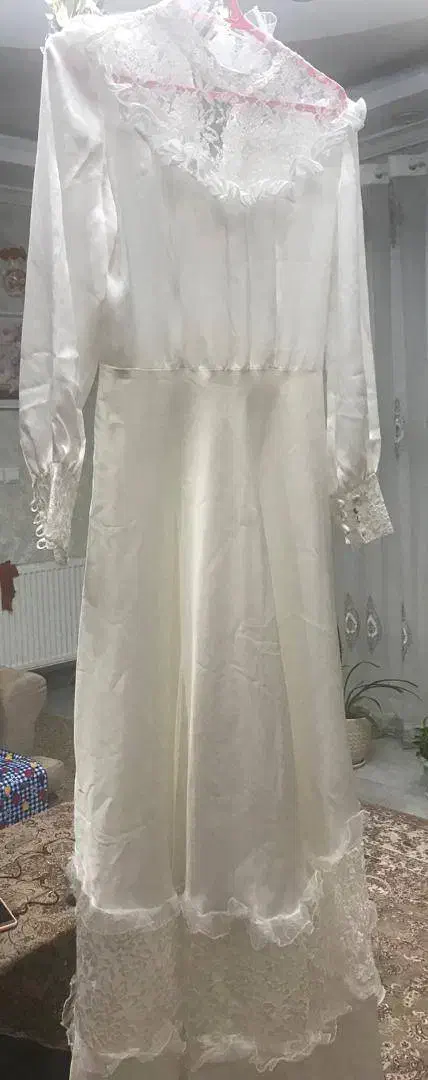 لباس عروس|لباس|رشت, رودبارتان|دیوار