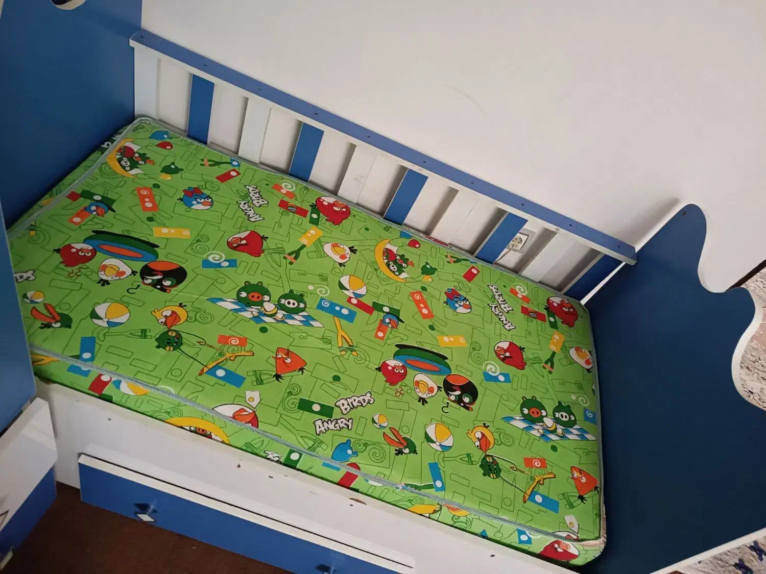 فروش تخت کودک سالم همراه با تشک|تخت و صندلی بچه|مشگین شهر, |دیوار