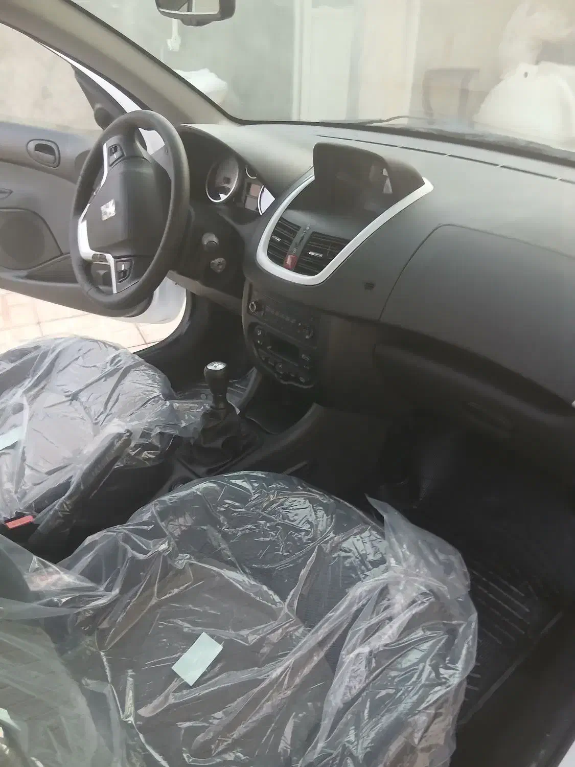 فروش خودروی ۲۰۷ پانورما سقف شیشه‌ای ای دنده ای|خودرو سواری و وانت|یاسوج, |دیوار