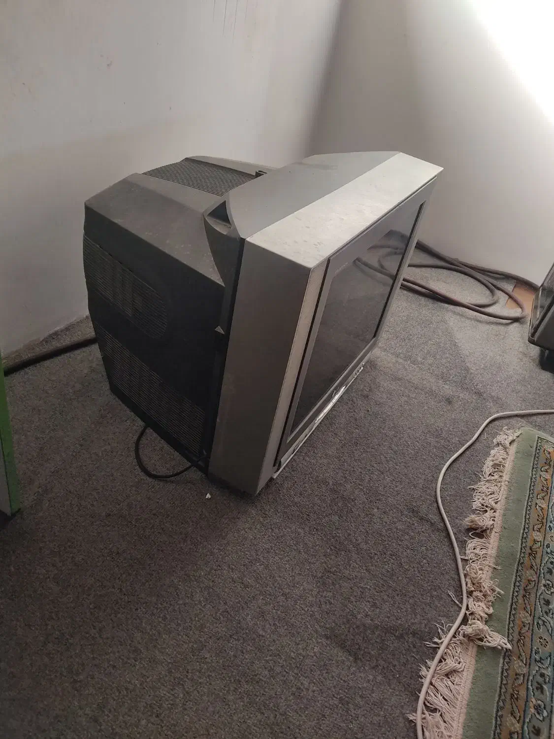 تلویزیون ال جی قدیمی|تلویزیون و پروژکتور|گرگان, |دیوار