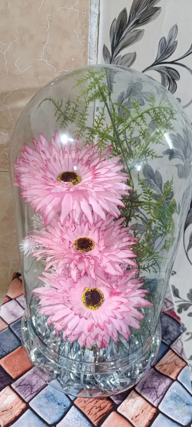 گلدان شیشه ای سالم|گل مصنوعی|باقرشهر, |دیوار