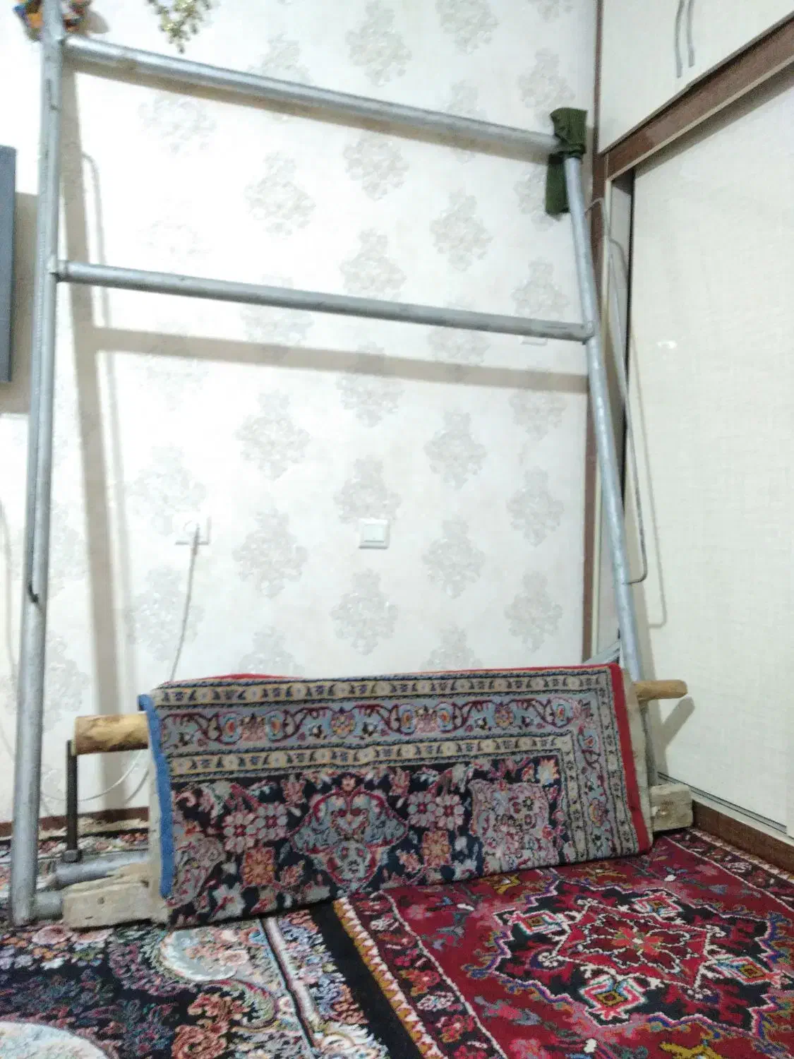 دار قالی 1در3|ابزارآلات|اهر, |دیوار