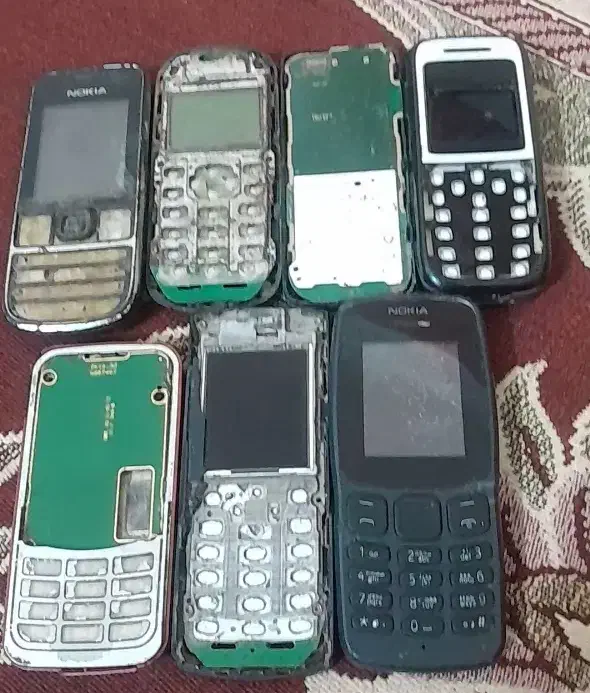 تعدادی گوشی ساده که نیاز به تعمیر دارن 2تا روشن|موبایل|میناب, |دیوار