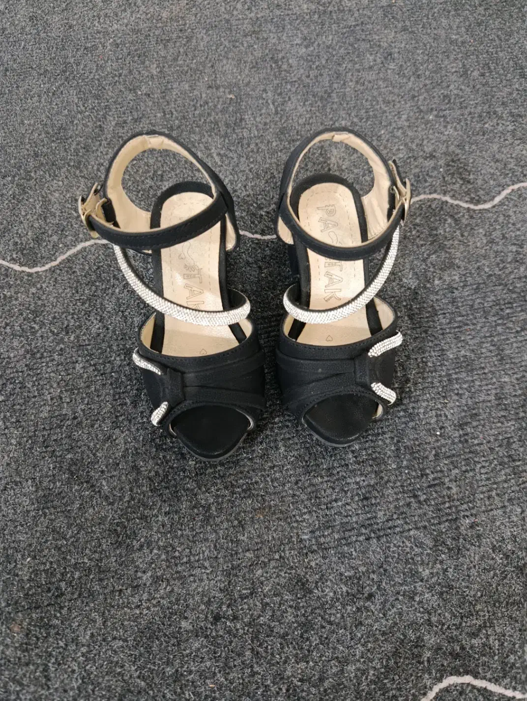 دوجفت کفش دخترونه مجلسی سایز۲۶.۲۷|کفش و لباس بچه|اهواز, کوی علوی|دیوار