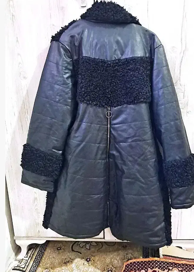 پالتو|لباس|باقرشهر, |دیوار