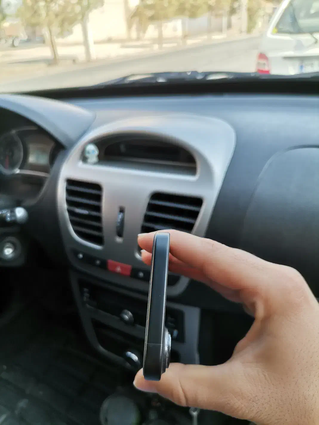 ۱۶normal|موبایل|اصفهان, باغ فدک|دیوار