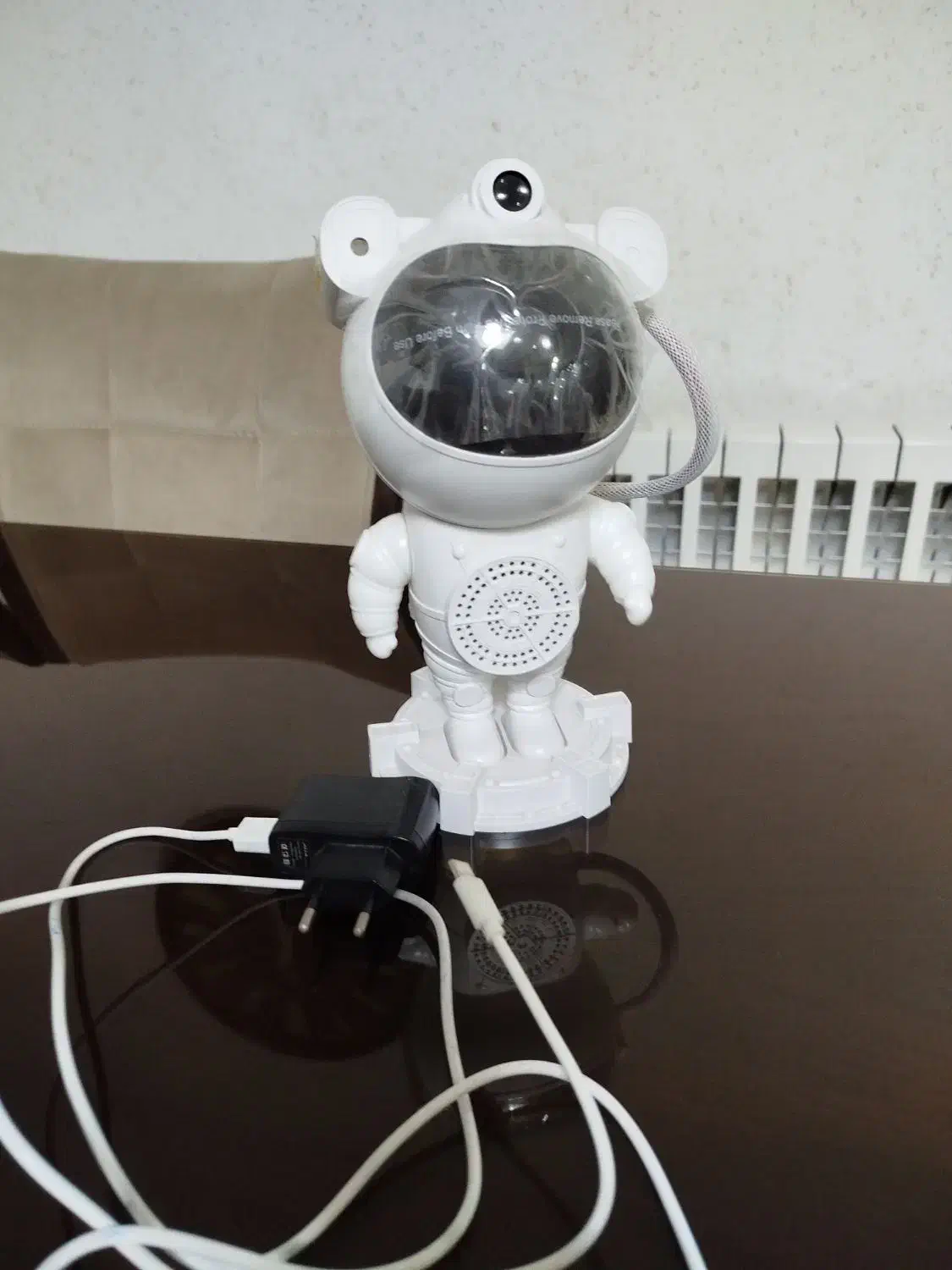 چراغ خواب|چراغ خواب و آباژور|رشت, فلسطین|دیوار