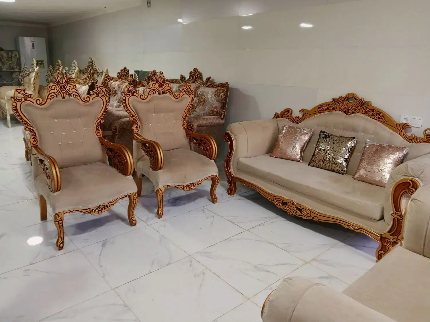 مبلمان|مبلمان خانگی و میز عسلی|کوهدشت, |دیوار