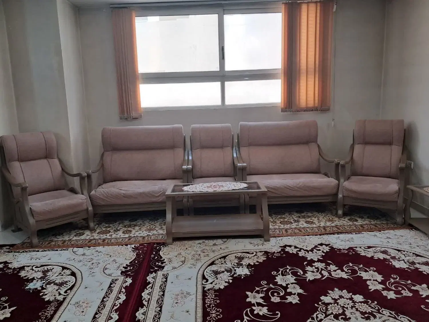 مبل|مبلمان خانگی و میز عسلی|شاهین‌شهر, خانه کارگر|دیوار