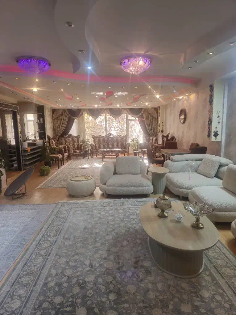 اجاره آپارتمان ۲۰۰ متری/الهیه/کاشانی|اجارهٔ آپارتمان|کرمانشاه, |دیوار