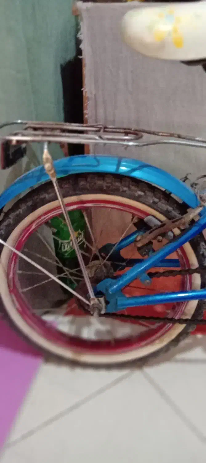 دوچرخه|دوچرخه، اسکیت، اسکوتر|پرند, فاز ۶|دیوار