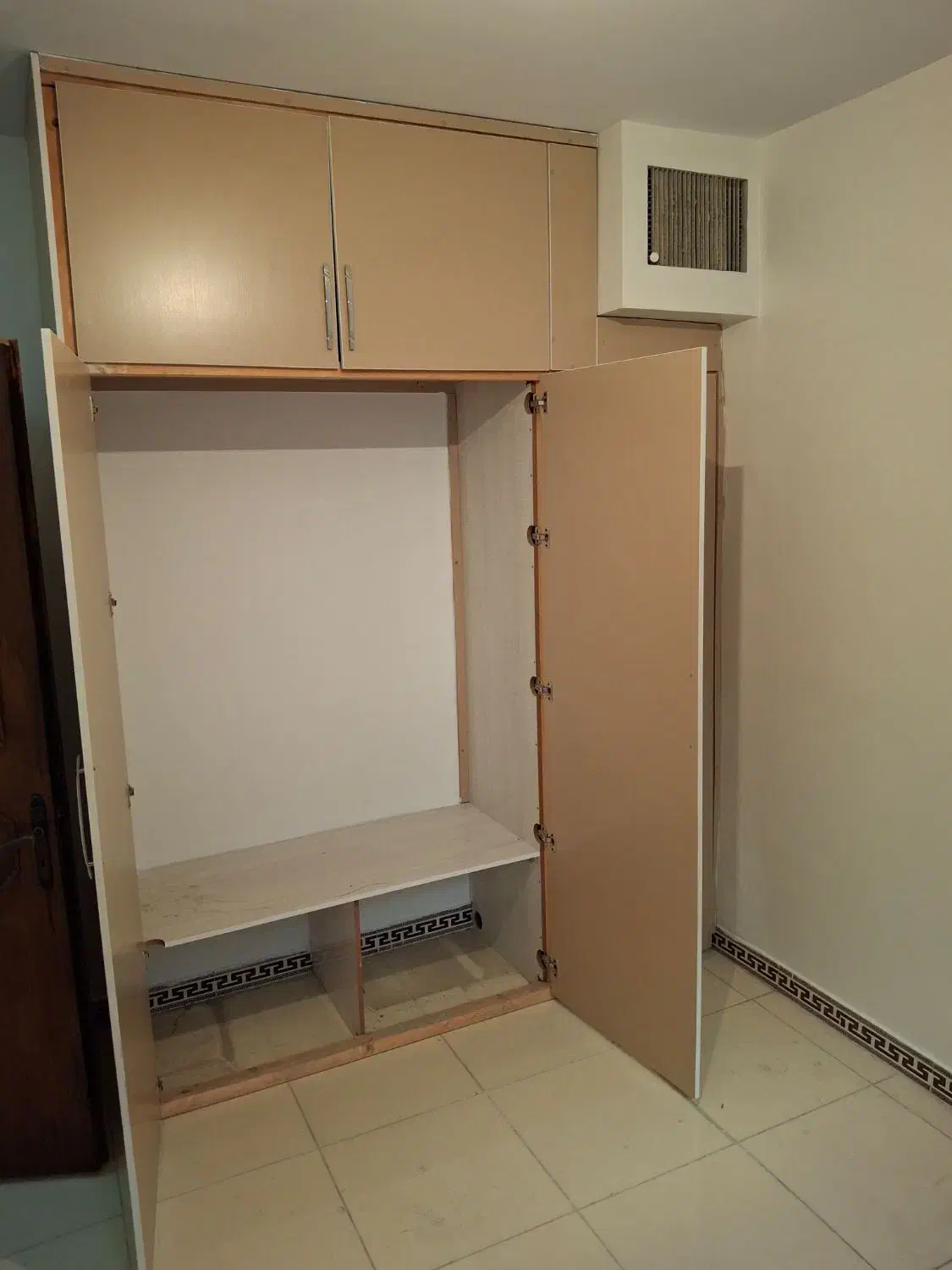 آپارتمان نازی اباد هزاردستگاه تازه نقاشی شده