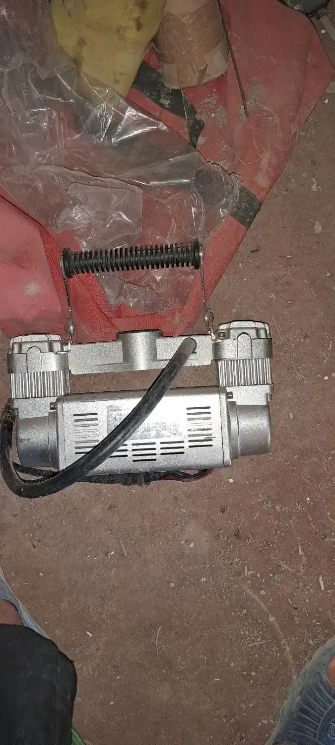 پمپ باد دوسیلندر جنس خوب|ابزارآلات|باغ ملک, |دیوار