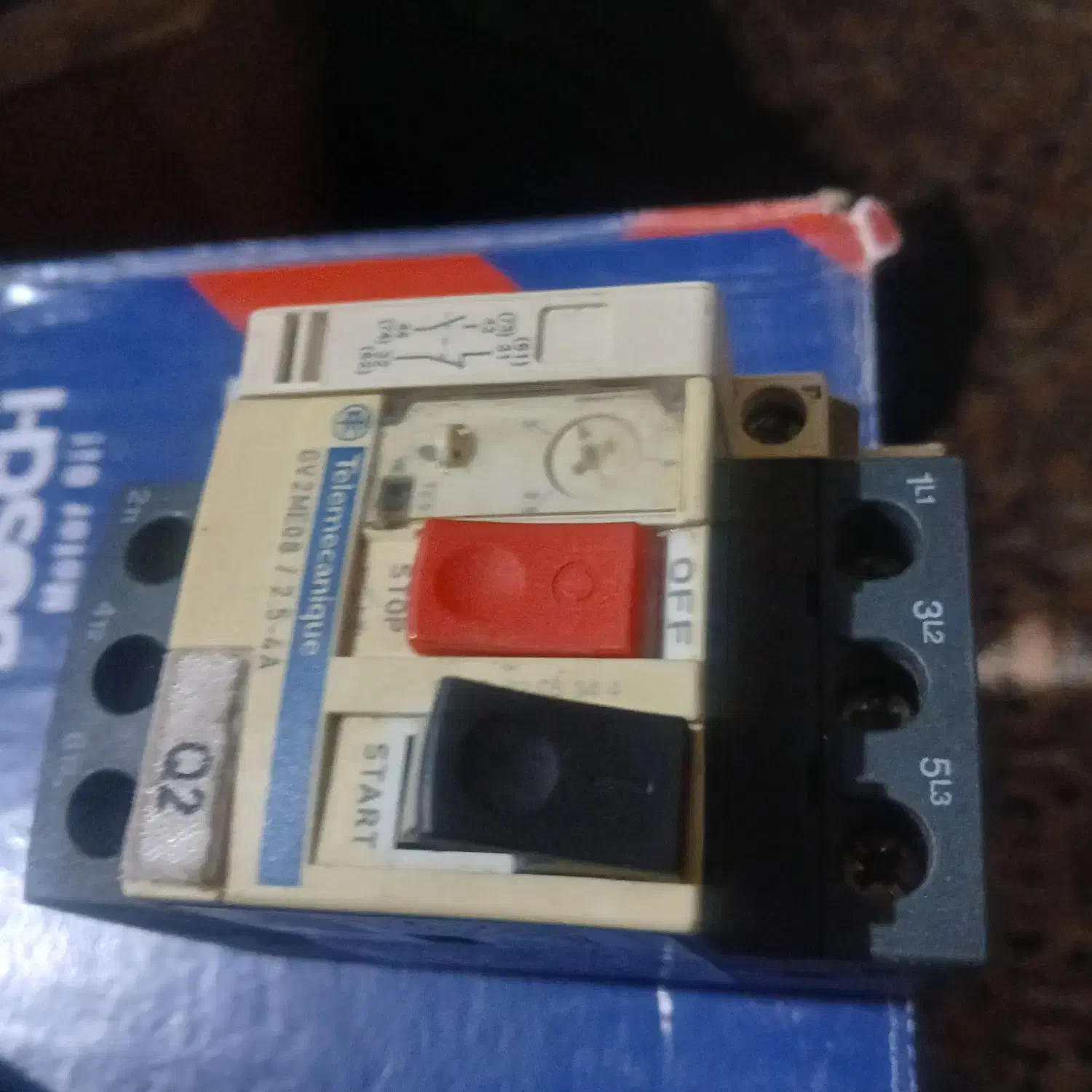 تعدادی کنتاکتور وکلید صنعتی|ابزارآلات|کاشان, امیرکبیر|دیوار