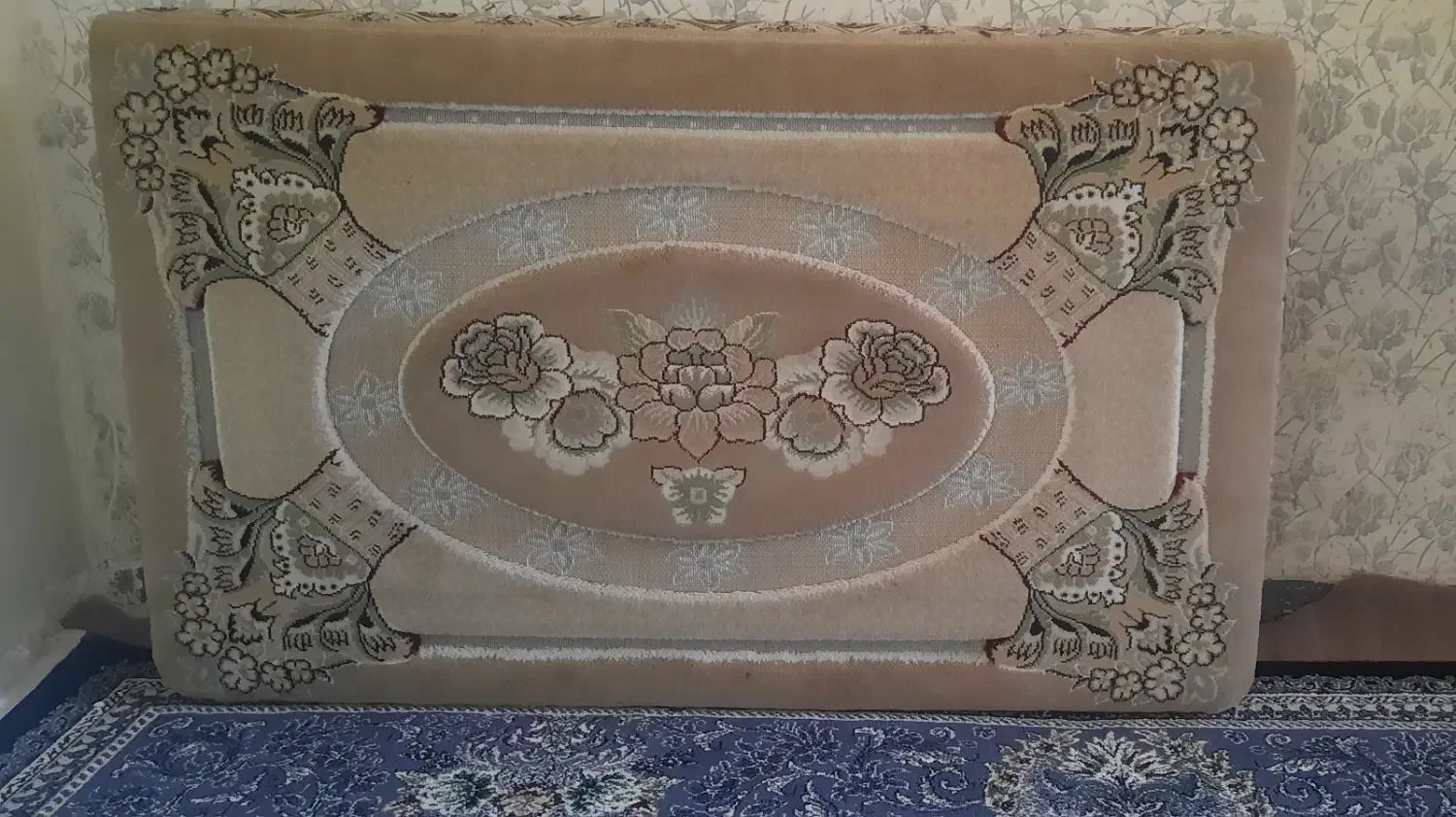 شش عدد پشتی|پشتی|جوانرود, |دیوار