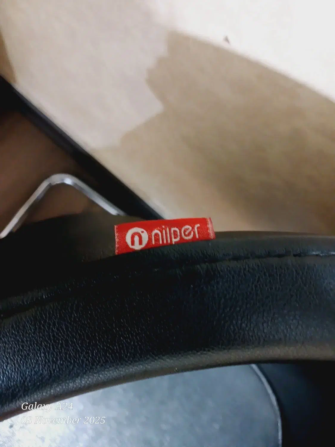 صندلی ادراری چرمی nilper|مبلمان اداری|اهواز, گلستان|دیوار