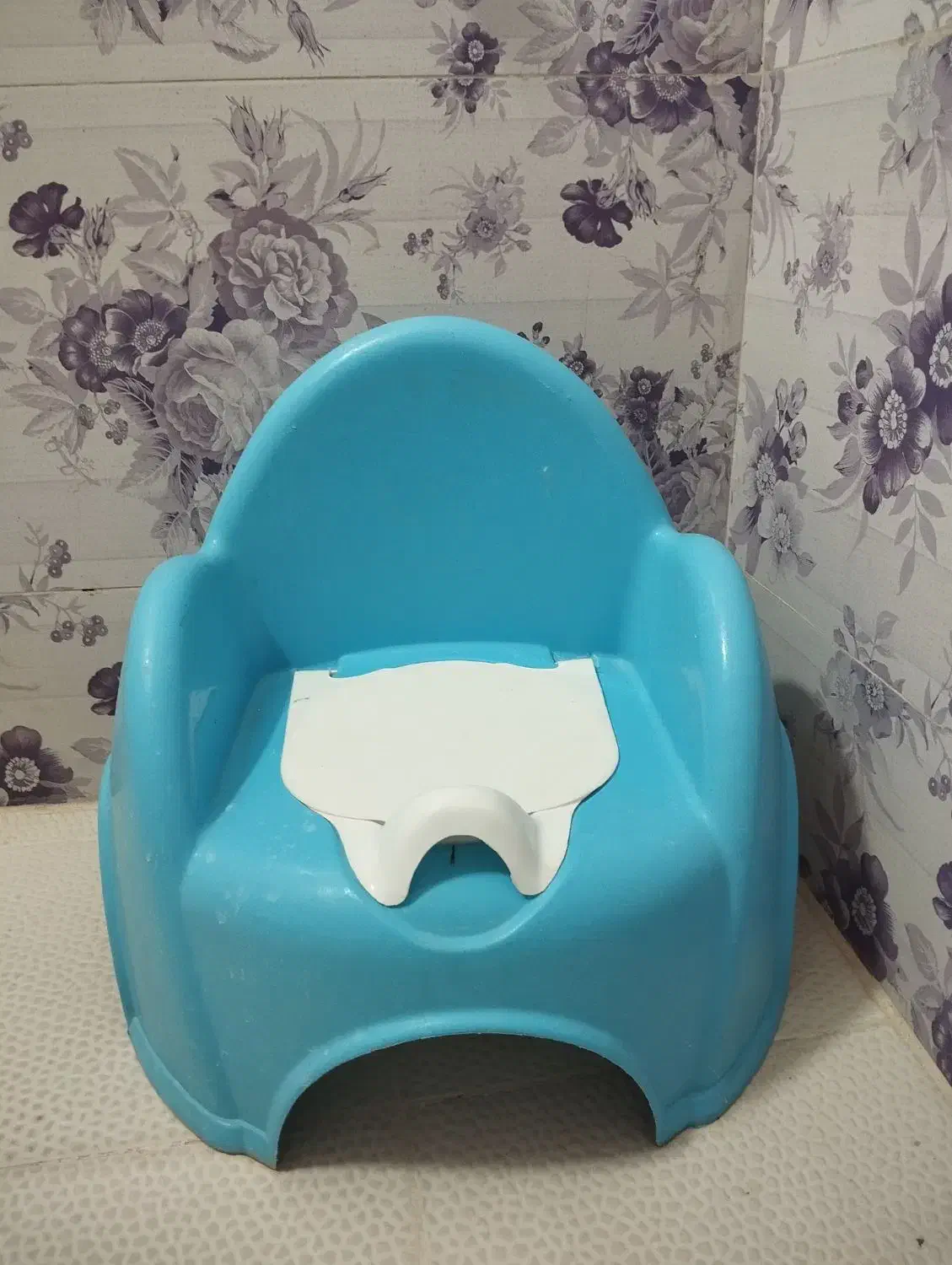 توالت فرنگی بچه نو استفاده نشده|اسباب و اثاث بچه|هرسین, |دیوار