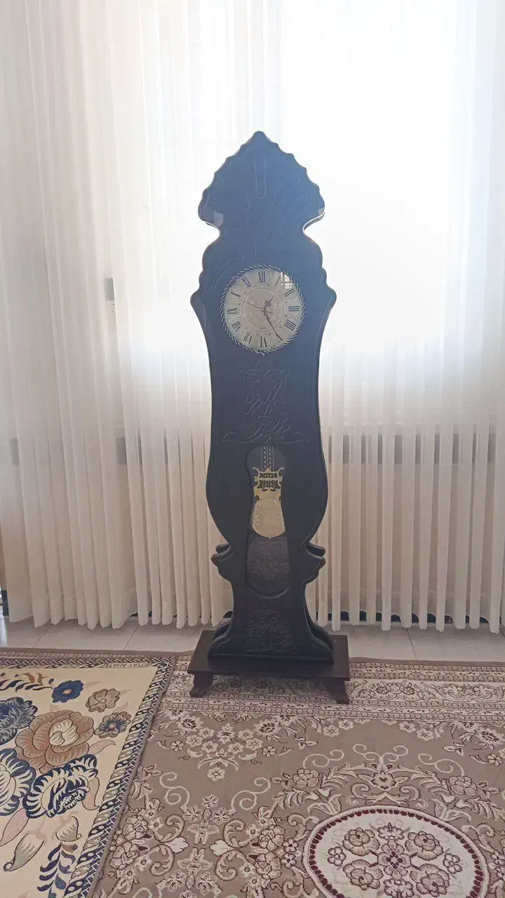 ساعت ایستاده و پرده و میز تلوزیون سالم در حد نو|ساعت دیواری و تزئینی|کوهدشت, |دیوار