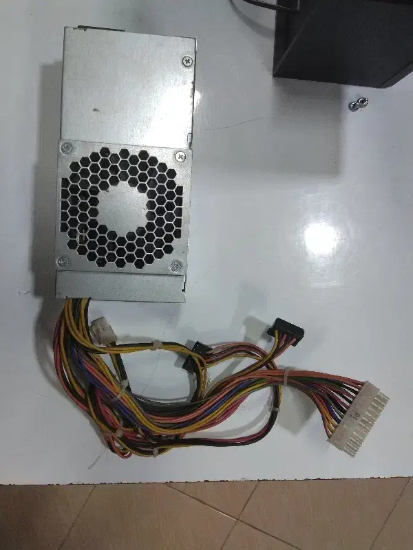 لوازمات و وسایل کالای دیجیتال نیاز به تعمیر|قطعات و لوازم جانبی رایانه|یزد, |دیوار